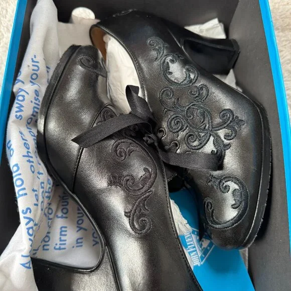 Vintage John Fluevog Shoes. Excellent condition - Picture 3 of 4